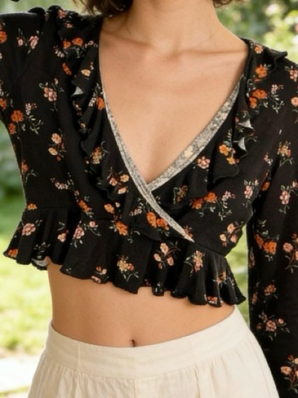 NWT! American Rag Deep plunge open V cropped peplum top